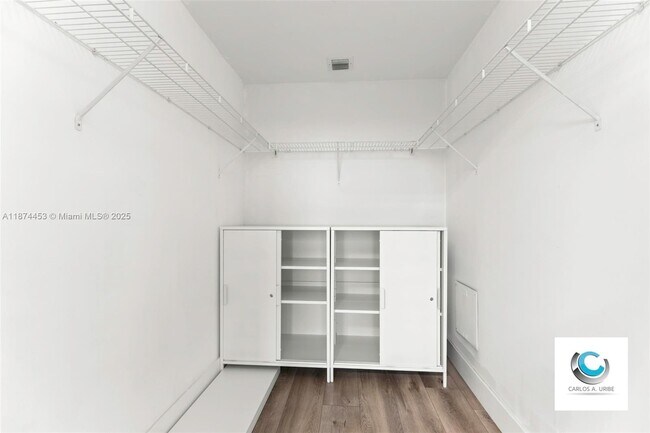 Building Photo - 888 Biscayne Blvd