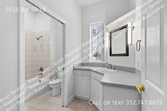 Building Photo - 9510 NW 59 Ln