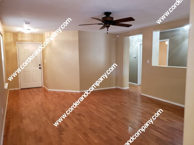 Building Photo - Beautiful 2 Bedroom, 2 Bathroom, 2 Car Gar...