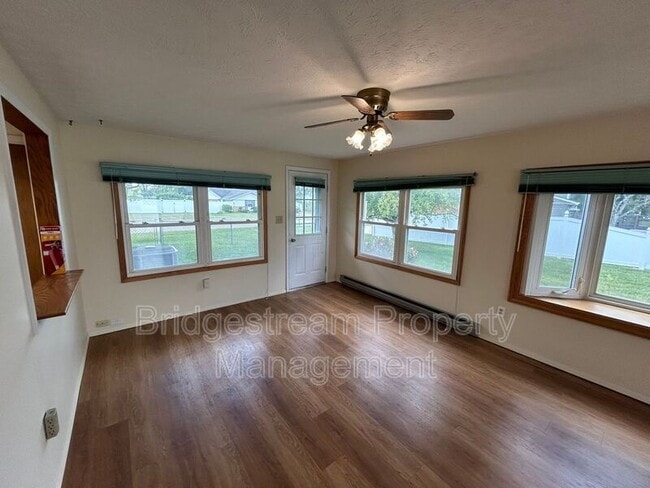 Building Photo - 7281 Klyemore Dr