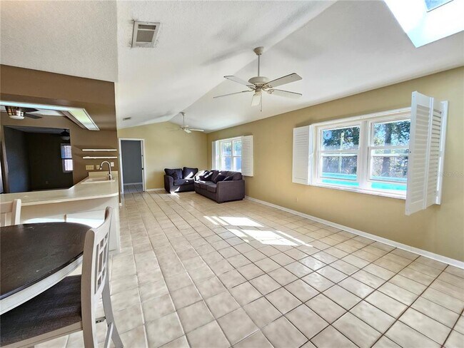 Building Photo - 2088 S Parkton Dr