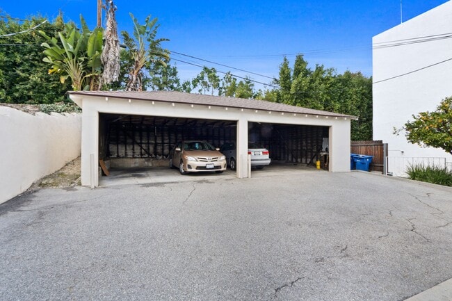 Building Photo - 1525 S Beverly Dr