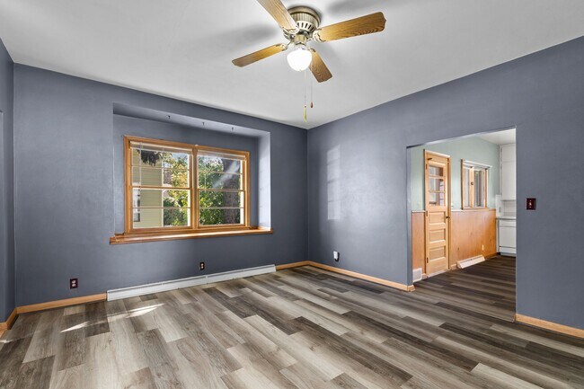 Building Photo - 1343 1/2-1343 1/2 W Washington St