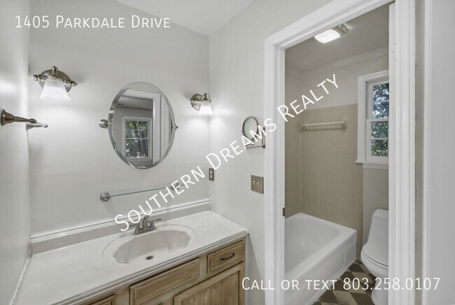 Building Photo - 1405 Parkdale Dr