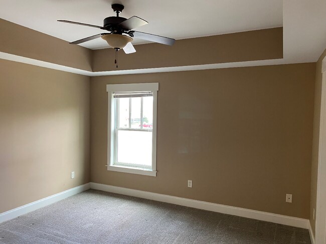 Building Photo - 2 Monticello Village Dr