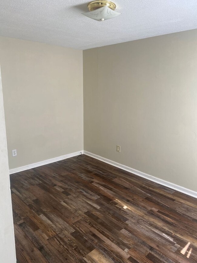 Building Photo - 2501 Tara Heights Cir