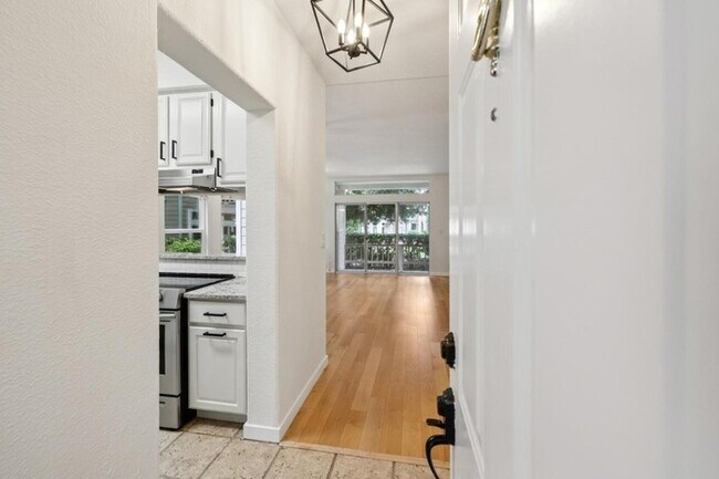 Building Photo - Charming 2BR / 2BA Condo with Patio & Garage in Half Moon Bay