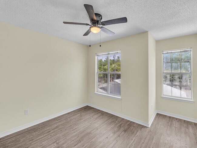 Building Photo - 2717 Bay Club Dr