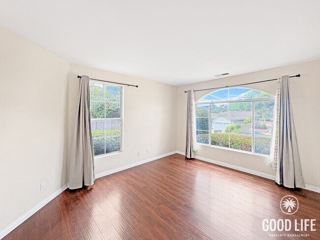 Building Photo - Gorgeous 3B/2BA House w/ Attached Garage, Storage Sheds, and Tons of Space!