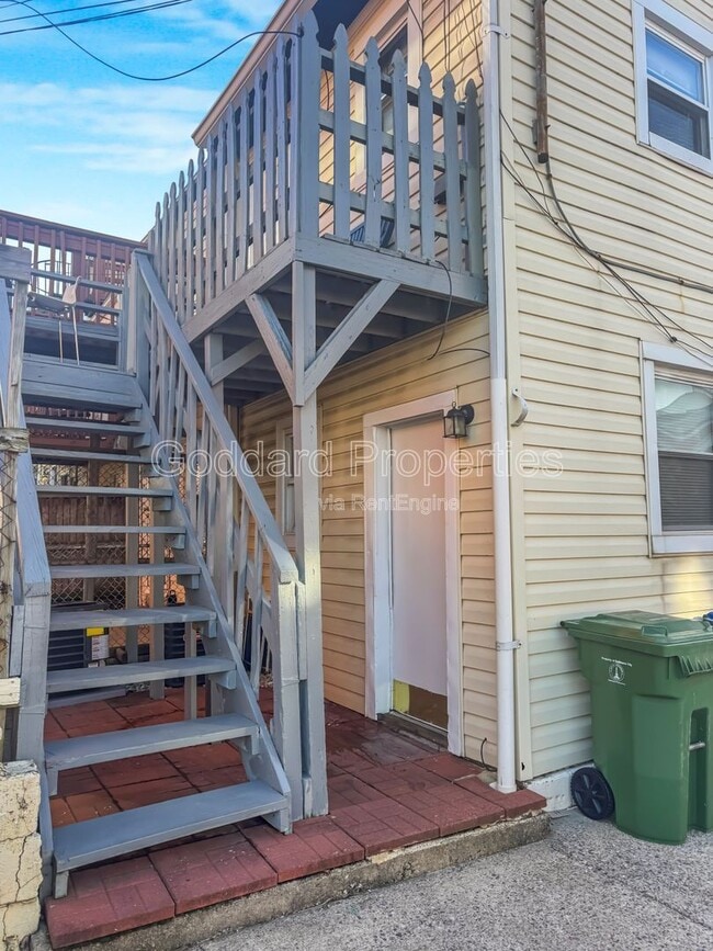 Building Photo - 1801 S Charles St