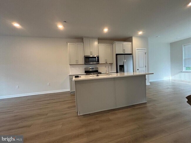Building Photo - 130 Abramo Victor Dr