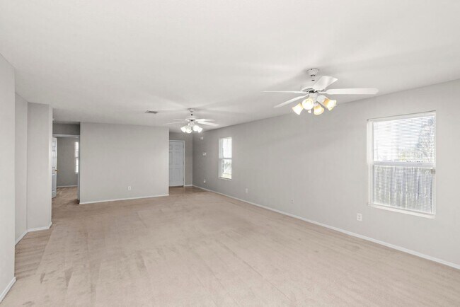 Building Photo - 5248 Sunsail Dr