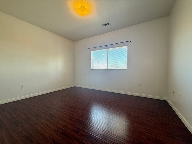Building Photo - 9303 Gilcrease Ave