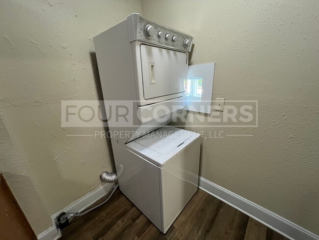 Building Photo - 408 N Guthrie Ave