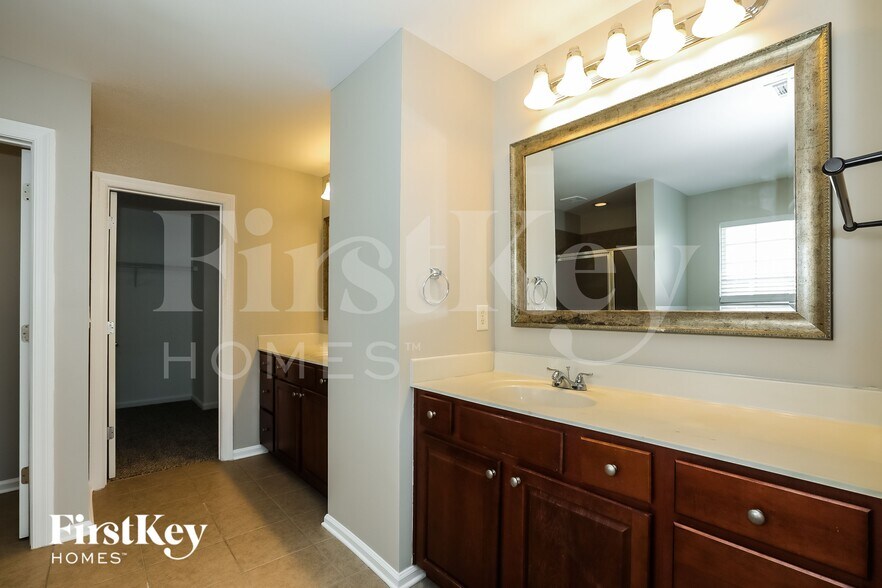 Building Photo - 1490 Scenic View Trace