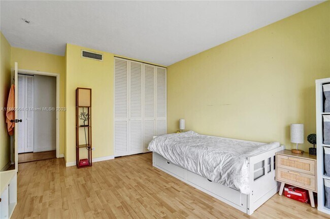 Building Photo - 2451 Brickell Ave