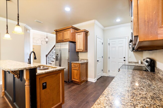 Building Photo - UPCOMING LISTING-CUSTOM BUILT HOME IN PINE...