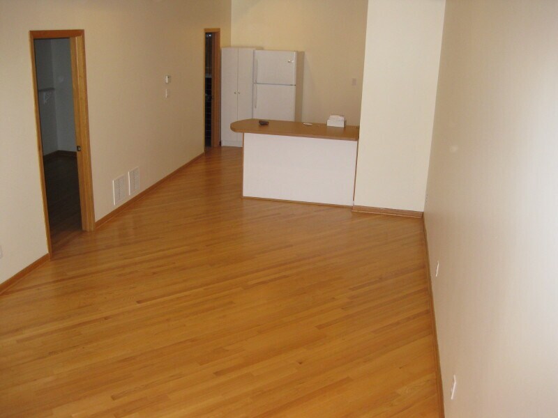 Building Photo - 3107 N Southport Ave