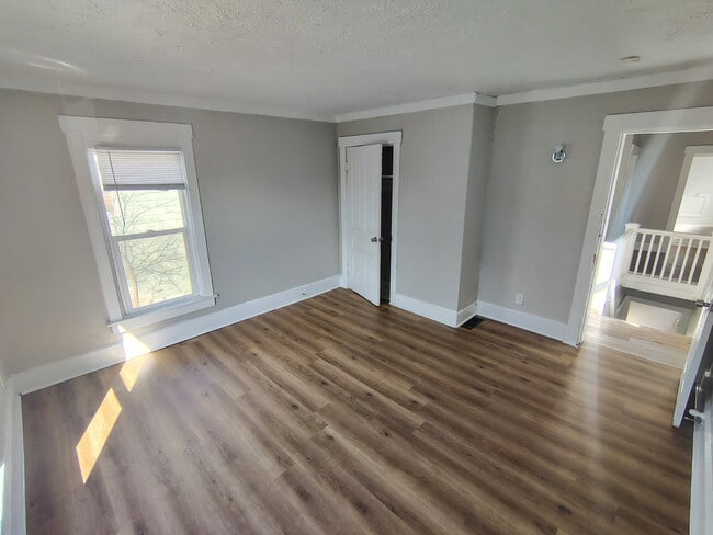 Building Photo - 515 Crawford St