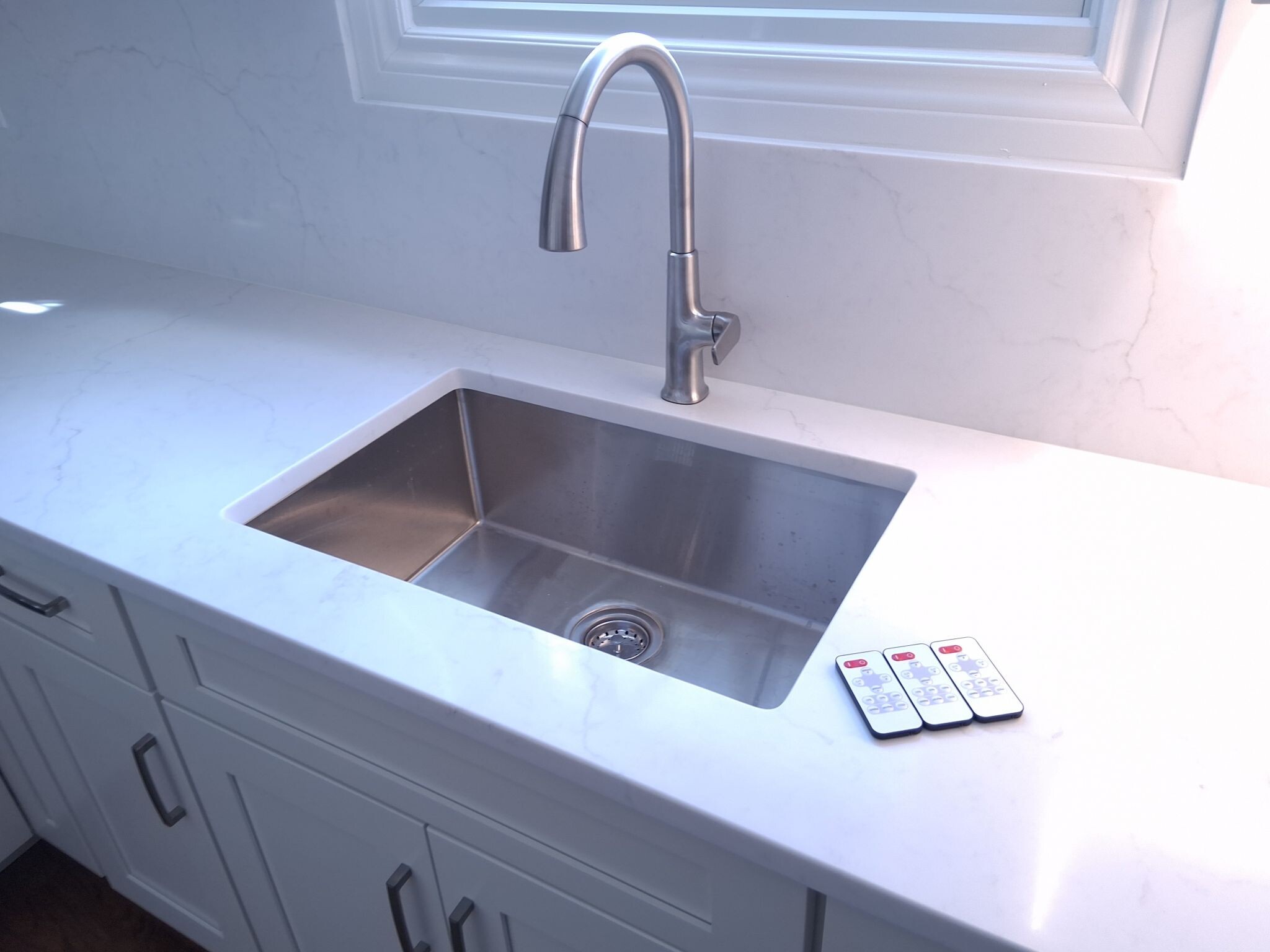 Building Photo - 34 Old East Neck Rd