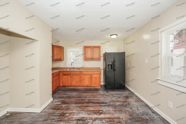 Building Photo - 13310 Saybrook Ave