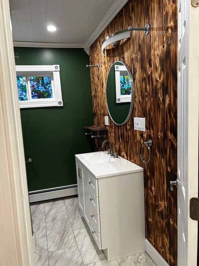 Building Photo - Beautifully Updated 2-Bedroom Home in the ...