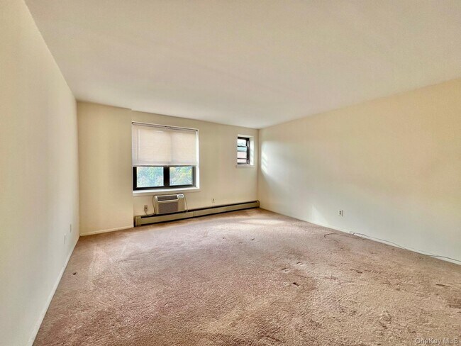 Building Photo - 77 Carpenter Ave