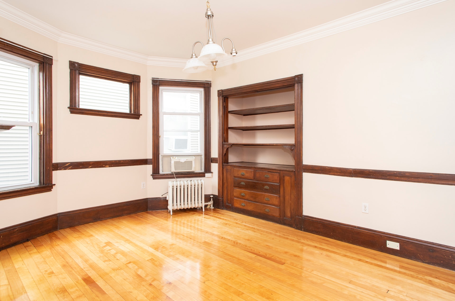 Living/Dining Room - 17 Bellflower St