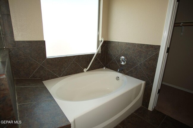 Building Photo - 14375 Whisper Mare Ct