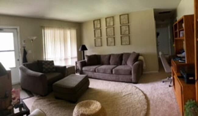 Building Photo - 3541 N Valleyview Dr