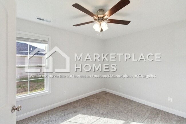Building Photo - 441 Deluth Dr