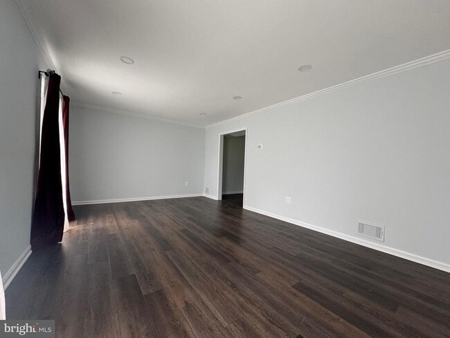 Building Photo - 1717 Fallsway Dr
