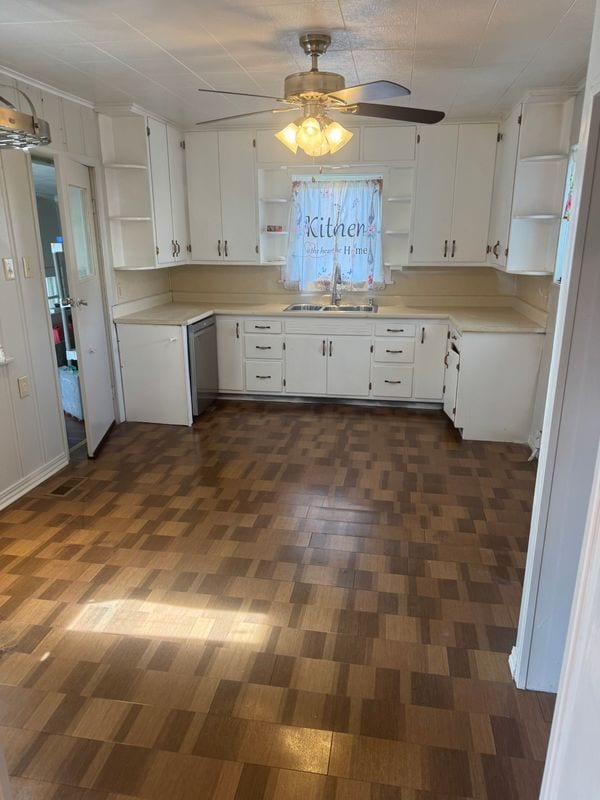 Building Photo - 403 W 6th St