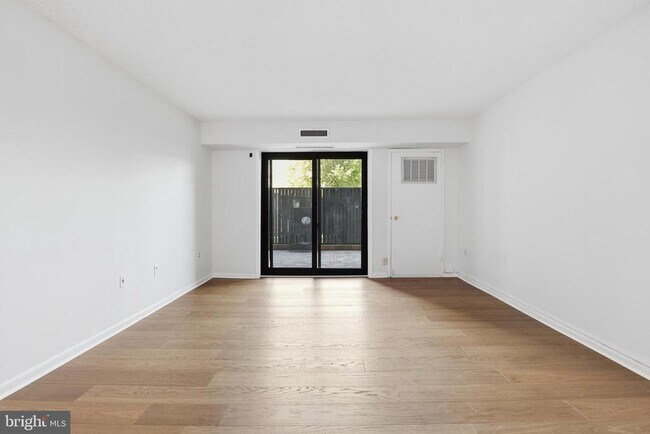 Building Photo - 200 N Pickett St