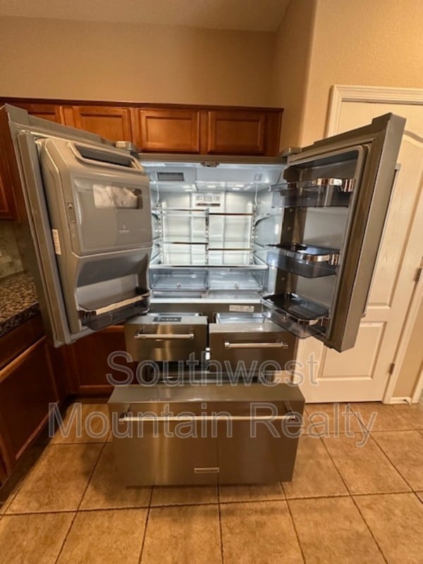 Building Photo - 4245 E Ficus Way