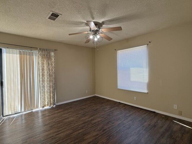 Building Photo - 7200 Whippoorwill Ln NE