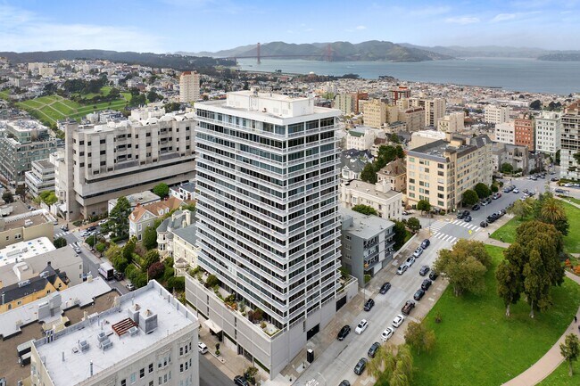 Building Photo - 2200 Sacramento St