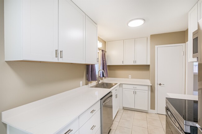 Building Photo - 4613 Braeburn Dr