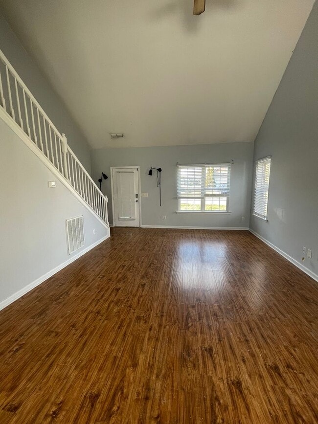 Building Photo - 4233 Sandstone Dr