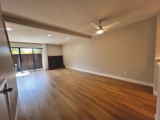 Building Photo - Novato Gem: Beautifully Updated 2-Bedroom Townhome