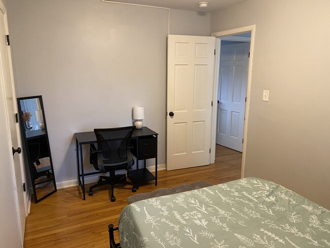 Bedroom 2 - 409 Jones Franklin Rd