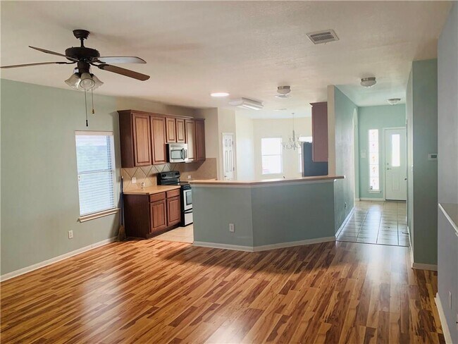 Building Photo - 1118 Boxwood Loop