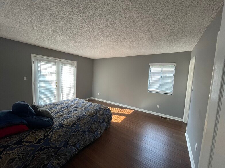 Building Photo - 2425 Cypress Ct