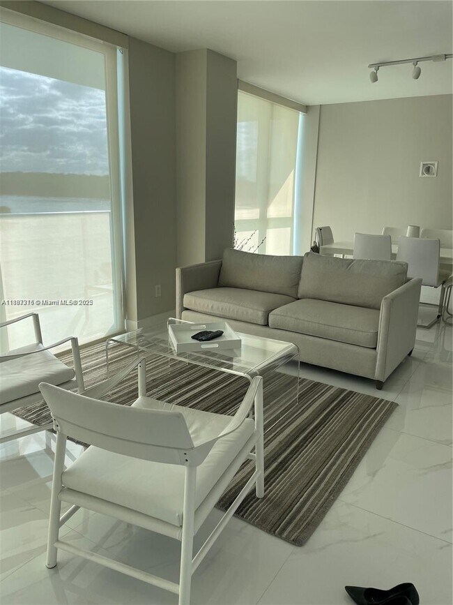 Building Photo - 400 Sunny Isles Blvd
