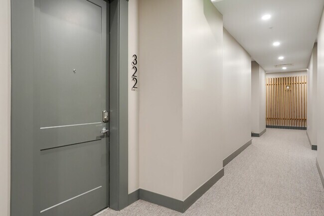 Building Photo - Luxe Condo Near Regis With Covered Parking Included