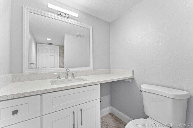 Building Photo - 1866 Fairview Villas Dr
