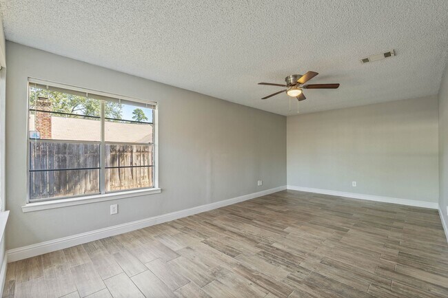 Building Photo - 25534 Sugar Valley Ln