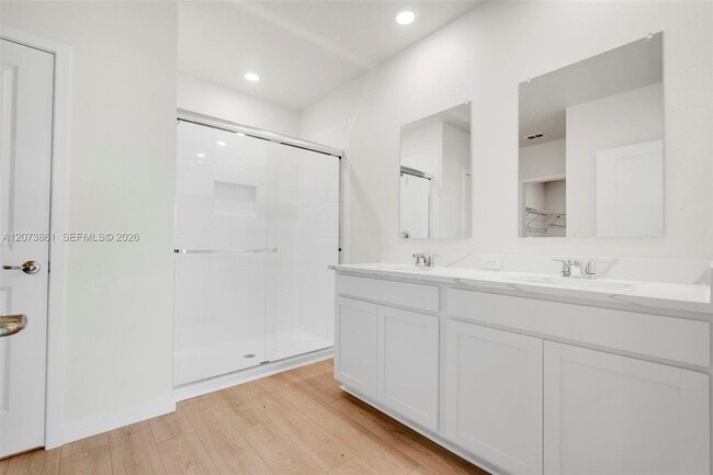 Building Photo - 9082 Venetian Sq