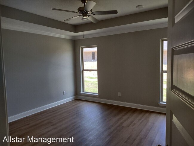 Building Photo - 4 br, 2 bath House - 560 Silver Hill Drive