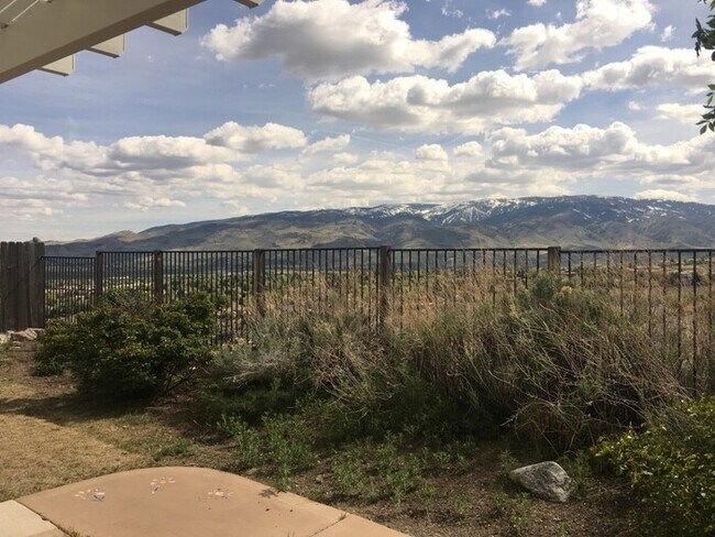 Building Photo - NW Reno 4 Bedroom Home - Mountain Views